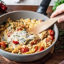 Cremiges Orzotto mit Babyspinat - One Pot Pasta Rezept - Klara & Ida