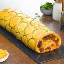 Einfaches Rezept für gefüllte Zucchini-Rolle überrascht jeden