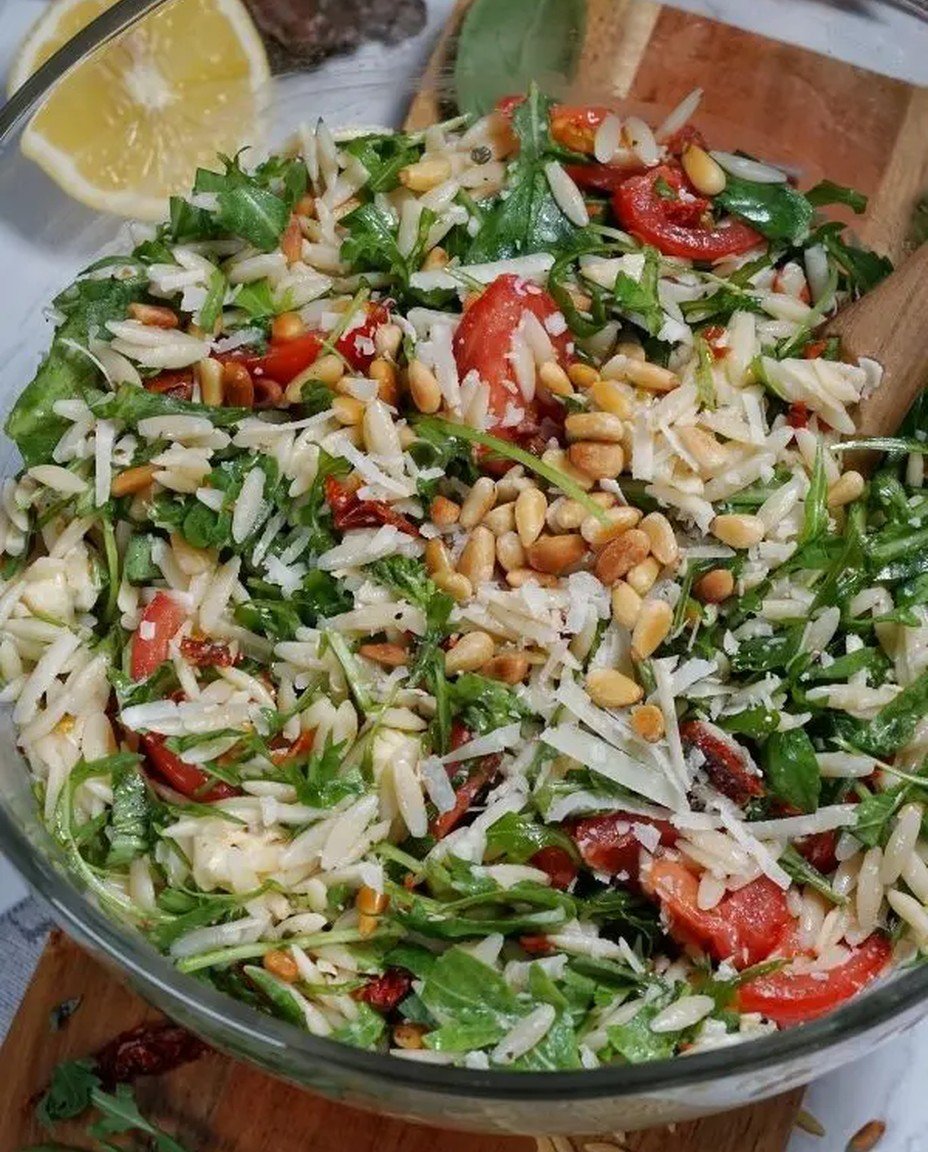 Italienischer Orzo Nudelsalat - schnell & einfach image 2