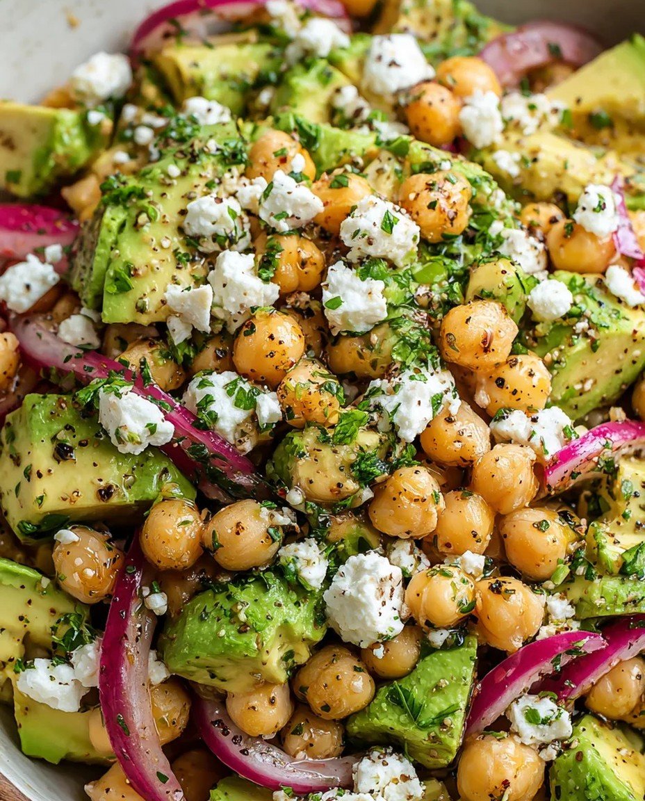 Leichter Kichererbsen-Feta-Avocado-Salat image 2