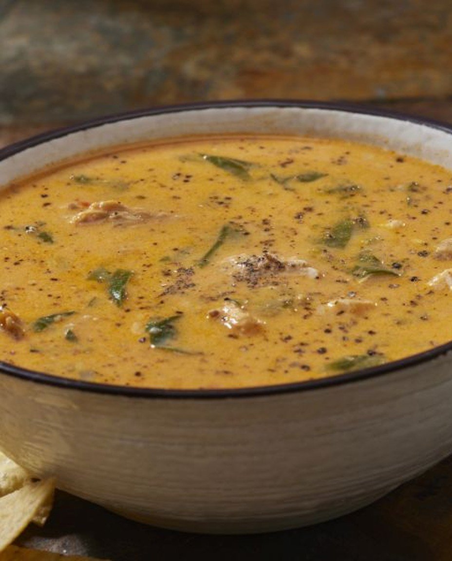 Mexikanische Hühnersuppe mit Tortillastreifen & Hähnchen image 2