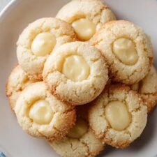 Frischkäse-Kekse mit Daumenabdruck – Ein köstliches Rezept für die perfekten Plätzchen!