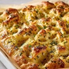 Italienisches Knoblauchbutter-Focaccia – Einfaches Rezept für köstliches Brot