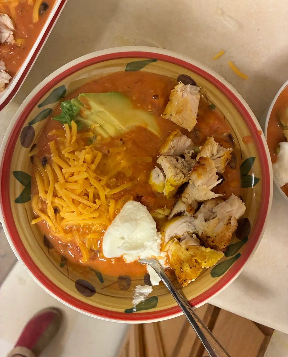 Unwiderstehliche Hähnchen-Tortilla-Suppe image 2